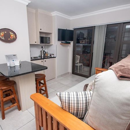 Van Den Berg'S Guesthouse Bettyʼs Bay Esterno foto