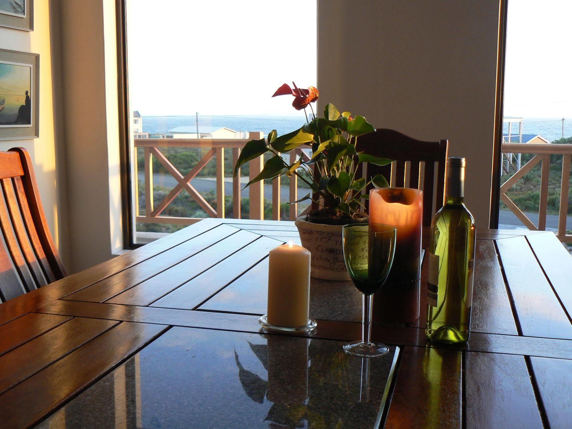 Van Den Berg'S Guesthouse Bettyʼs Bay Esterno foto