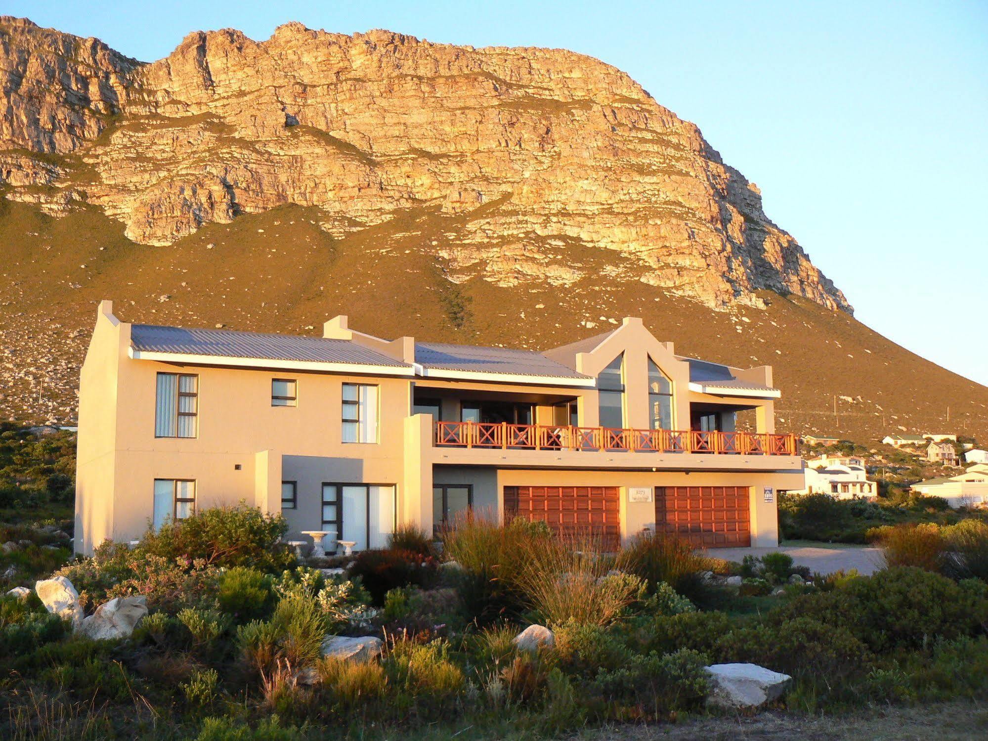 Van Den Berg'S Guesthouse Bettyʼs Bay Esterno foto