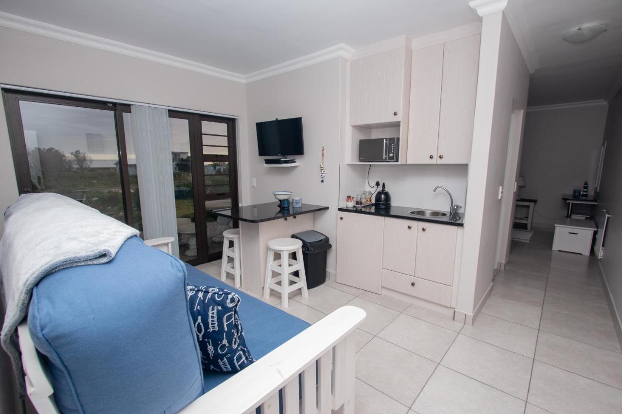 Van Den Berg'S Guesthouse Bettyʼs Bay Esterno foto