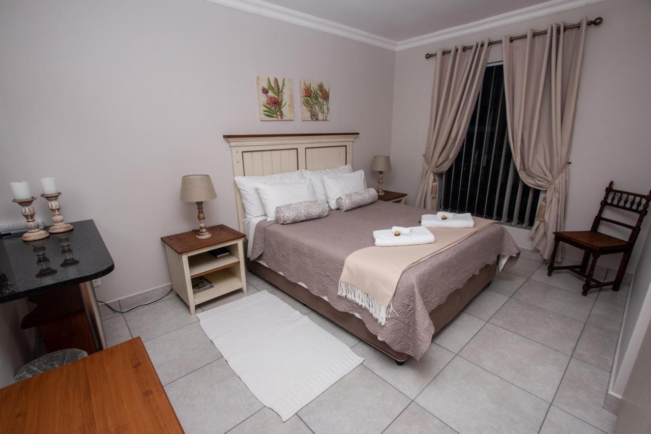 Van Den Berg'S Guesthouse Bettyʼs Bay Esterno foto