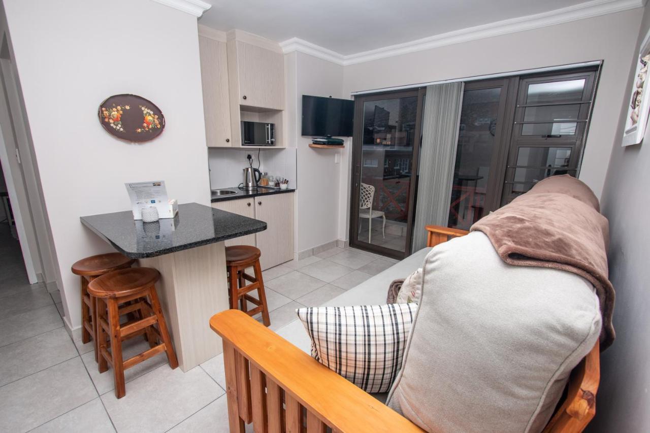 Van Den Berg'S Guesthouse Bettyʼs Bay Esterno foto