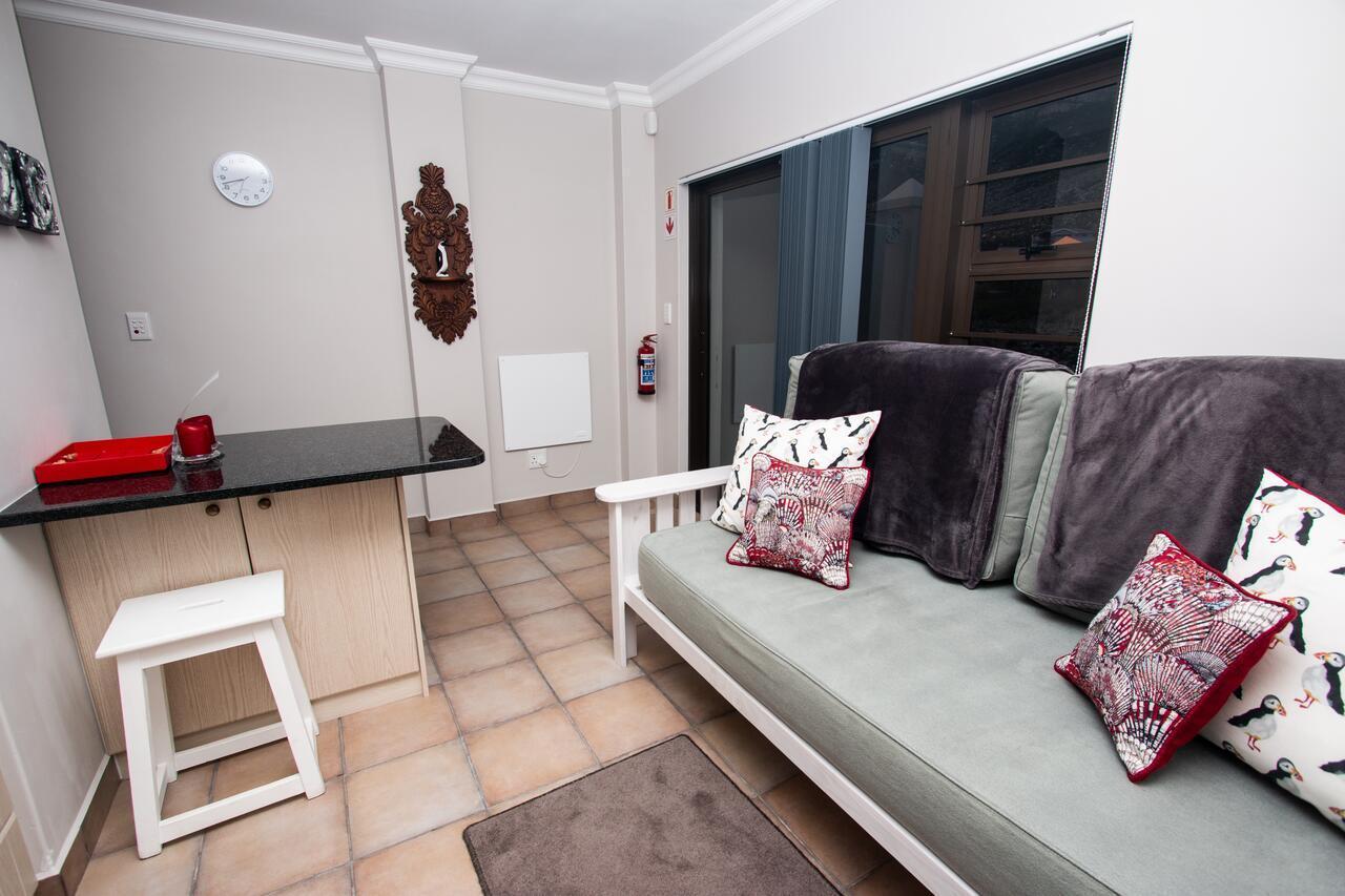 Van Den Berg'S Guesthouse Bettyʼs Bay Esterno foto